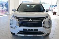 2024 Mitsubishi Outlander LS