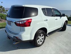 2015 Isuzu MU-X LS-U