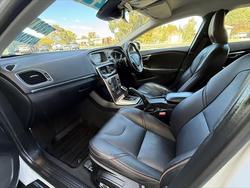 2017 Volvo V40 Cross Country D4 Pro