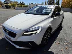 2017 Volvo V40 Cross Country D4 Pro