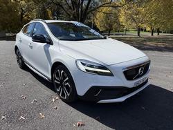 2017 Volvo V40 Cross Country D4 Pro