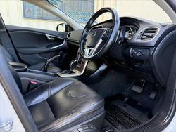 2017 Volvo V40 Cross Country D4 Pro