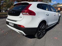 2017 Volvo V40 Cross Country D4 Pro