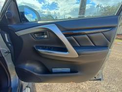 2016 Mitsubishi Pajero Sport GLS