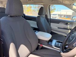 2023 Kia Carnival S
