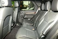 2025 Land Rover Discovery D350 Dynamic SE Series 5 MY25 4X4 Santorini Black