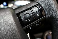 2025 Toyota Hilux SR 48V