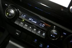 2025 Toyota Hilux SR 48V