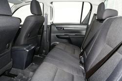 2025 Toyota Hilux SR 48V