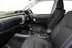 2025 Toyota Hilux SR 48V
