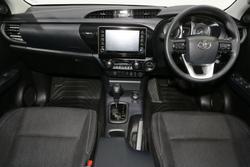 2025 Toyota Hilux SR 48V