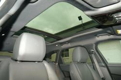 2026 Land Rover Range Rover Velar P250 Dynamic SE L560 MY26.5 AWD Fuji White