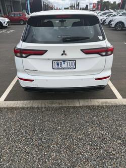 2022 Mitsubishi Outlander ES