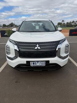 2022 Mitsubishi Outlander ES