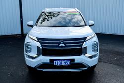 2025 Mitsubishi Outlander LS