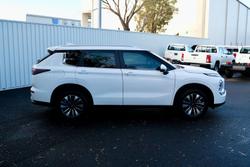 2025 Mitsubishi Outlander LS