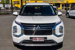 2025 Mitsubishi Outlander LS