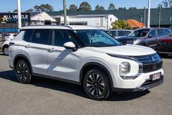 2025 Mitsubishi Outlander LS