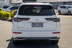 2025 Mitsubishi Outlander LS