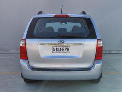 2010 Kia Carnival EXE VQ MY10 Clear Silver