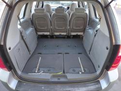 2010 Kia Carnival EXE VQ MY10 Clear Silver