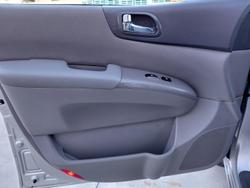2010 Kia Carnival EXE VQ MY10 Clear Silver