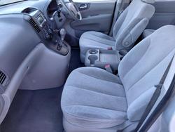 2010 Kia Carnival EXE VQ MY10 Clear Silver