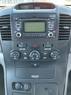 2010 Kia Carnival EXE VQ MY10 Clear Silver