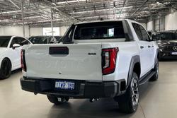 2026 Toyota Hilux SR5