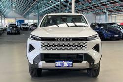 2026 Toyota Hilux SR5