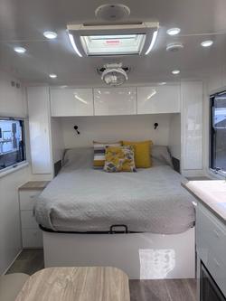 2025 Royal Flair Razor Xt