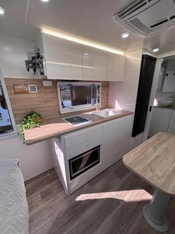 2025 Royal Flair Razor Xt