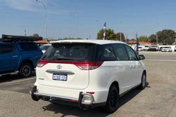 2017 Toyota Tarago GLi