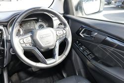 2023 Isuzu MU-X LS-T
