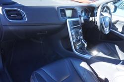 2015 Volvo V60 T5 R-Design