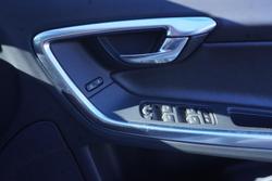 2015 Volvo V60 T5 R-Design