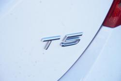 2015 Volvo V60 T5 R-Design