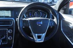 2015 Volvo V60 T5 R-Design