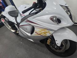 2015 Suzuki GSX1300RA (HAYABUSA) White