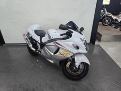 2015 Suzuki GSX1300RA (HAYABUSA) White