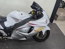 2015 Suzuki GSX1300RA (HAYABUSA) White