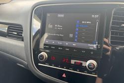 2021 Mitsubishi Outlander ES