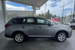 2021 Mitsubishi Outlander ES