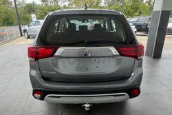 2021 Mitsubishi Outlander ES
