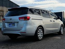 2017 Kia Carnival S