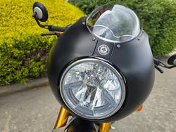 2017 Triumph THRUXTON R Black