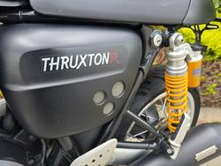 2017 Triumph THRUXTON R Black