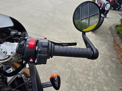 2017 Triumph THRUXTON R Black