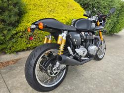 2017 Triumph THRUXTON R Black