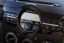 2013 Mazda 2 Neo Sport